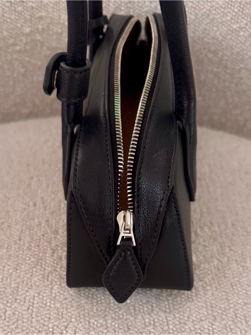 Alaïa Black Leather Shoulder Bag with Silver Hardware - Picture 12 of 13